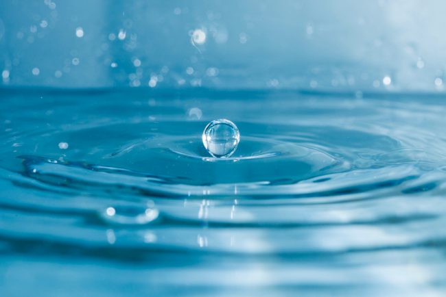 beautiful-drop-water-falling