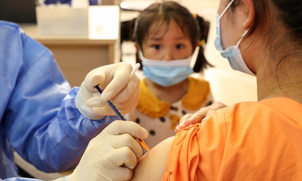 china vaccine to young people