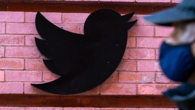 sign-outside-twitters-new-york-hq Sign outside Twitter's New York HQ